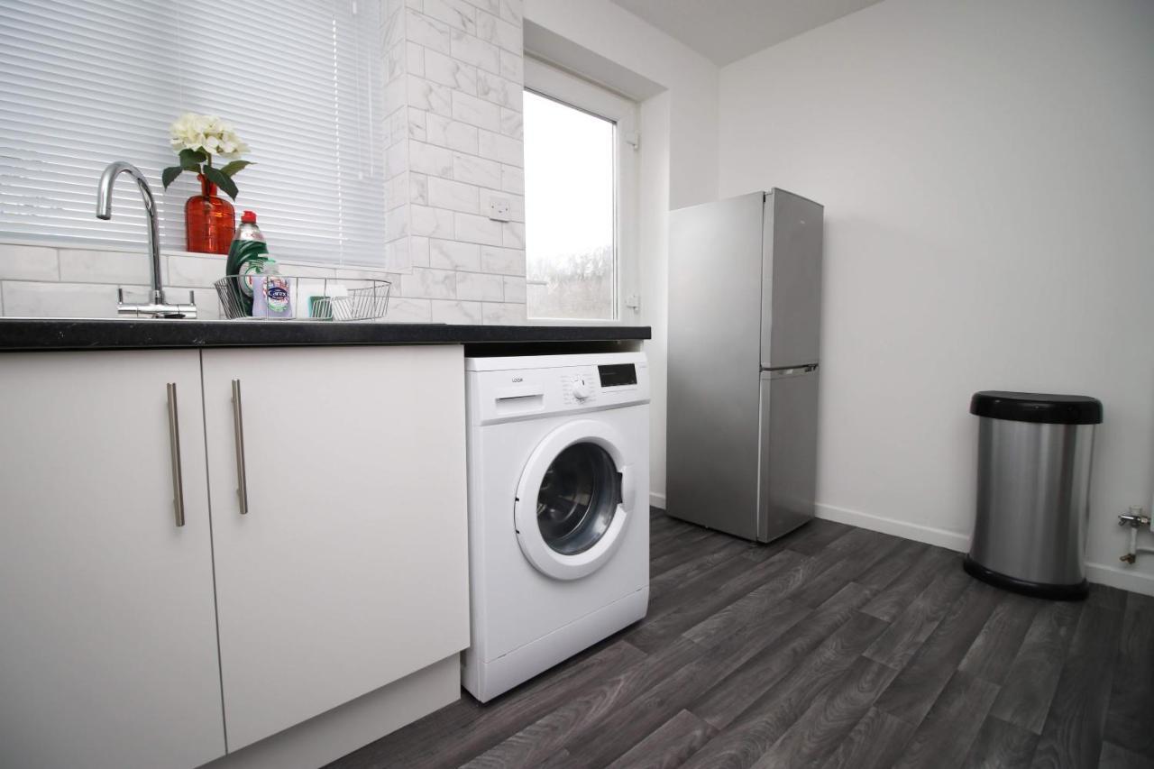 2Bedroom Home- Free Parking, Wi-Fi & Patio- Available For Long Or Short Term Bristol Exterior foto