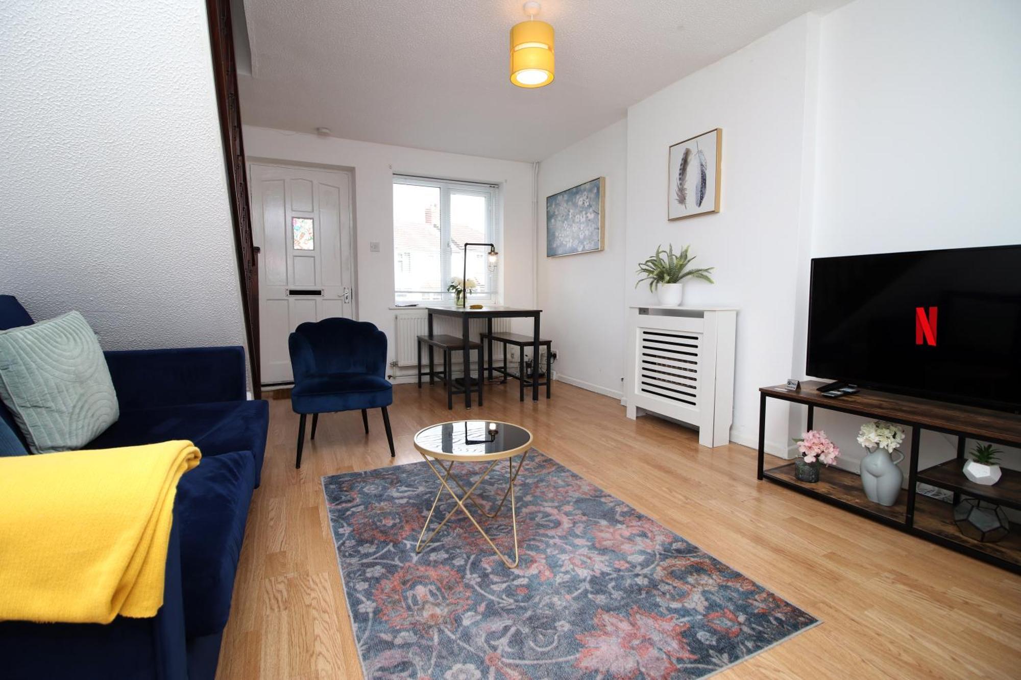 2Bedroom Home- Free Parking, Wi-Fi & Patio- Available For Long Or Short Term Bristol Exterior foto